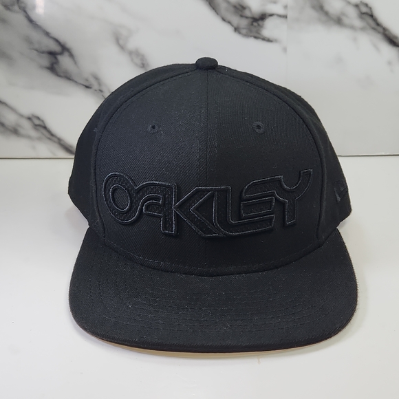 Oakley Hat Black Men's Cap - Picture 2 of 9